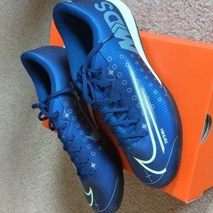 NIKE Vapor 13 academy mds ic sz 9 mens/10.5 wmn NIB